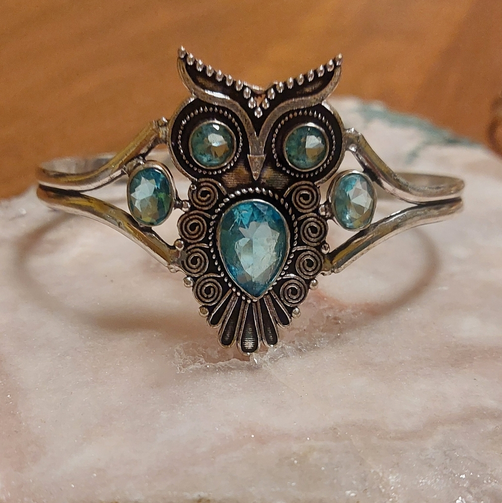 Blue Topaz Owl Bangle Bracelet - Picture 6 of 7
